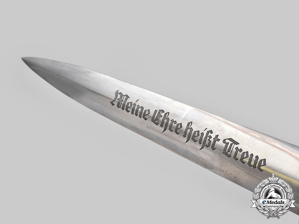 germany,_ss._a_rare_model1933_service_dagger,_numbered_issue,_by_heinrich_böker&_co._l22_mnc2062_036