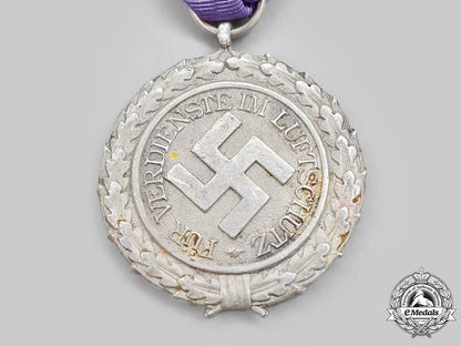 germany,_third_reich._an_air_defence_honour_decoration,_ii_class_l22_mnc2212_107