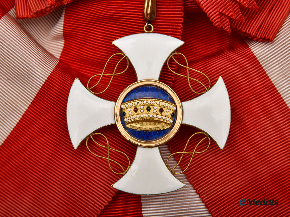 italy,_kingdom._an_order_of_the_crown,_grand_cross,_by_alberti&_g_milano,_c.1900_l22_mnc2260_696