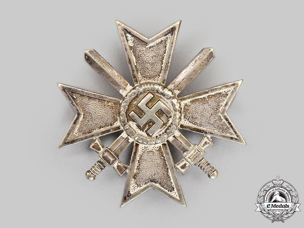 germany,_wehrmacht._a_war_merit_cross_i_class_with_swords_and_case,_by_wilhelm_deumer_l22_mnc2296_061