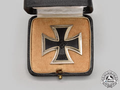 Germany, Wehrmacht. A 1939 Iron Cross I Class, With Case, By Steinhauer & Lück