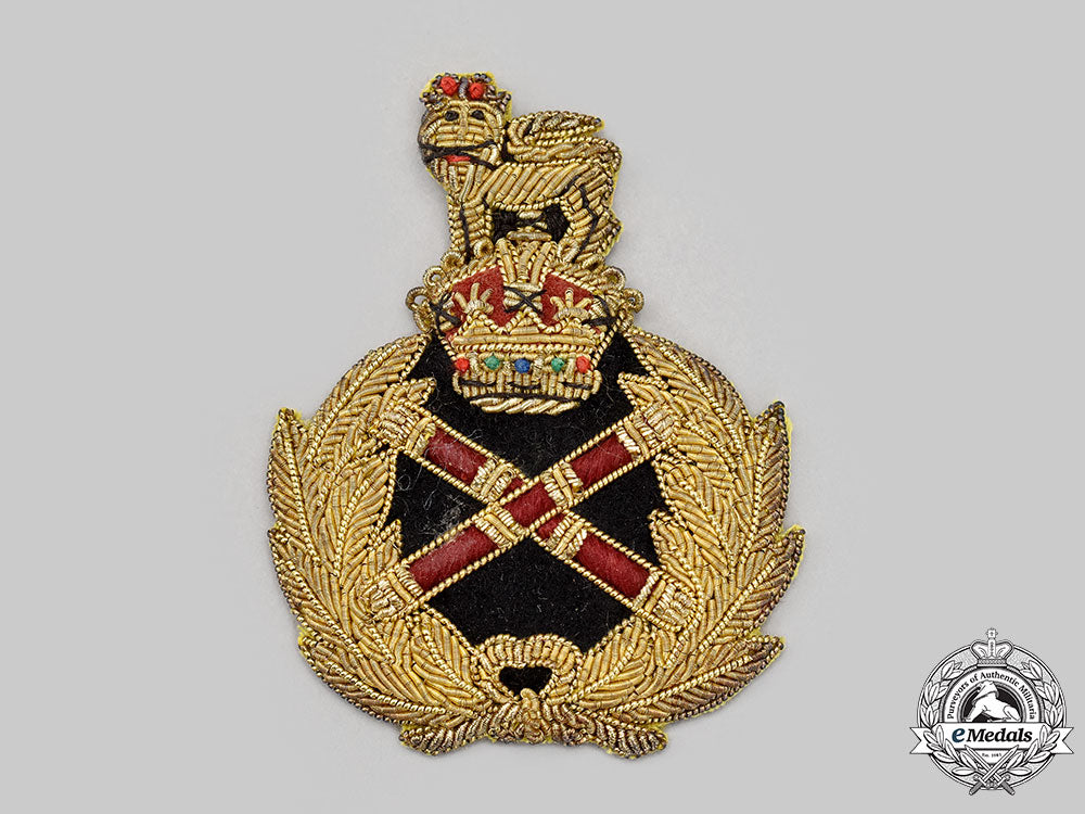 United Kingdom. A British Army Field Marshal's Cap Badge With King's C ...