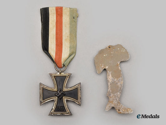 germany,_wehrmacht._an_unusual1939_iron_cross_ii_class,_with_trench_art_italy_pendant,_by_hermann_aurich_l22_mnc2395_842_1