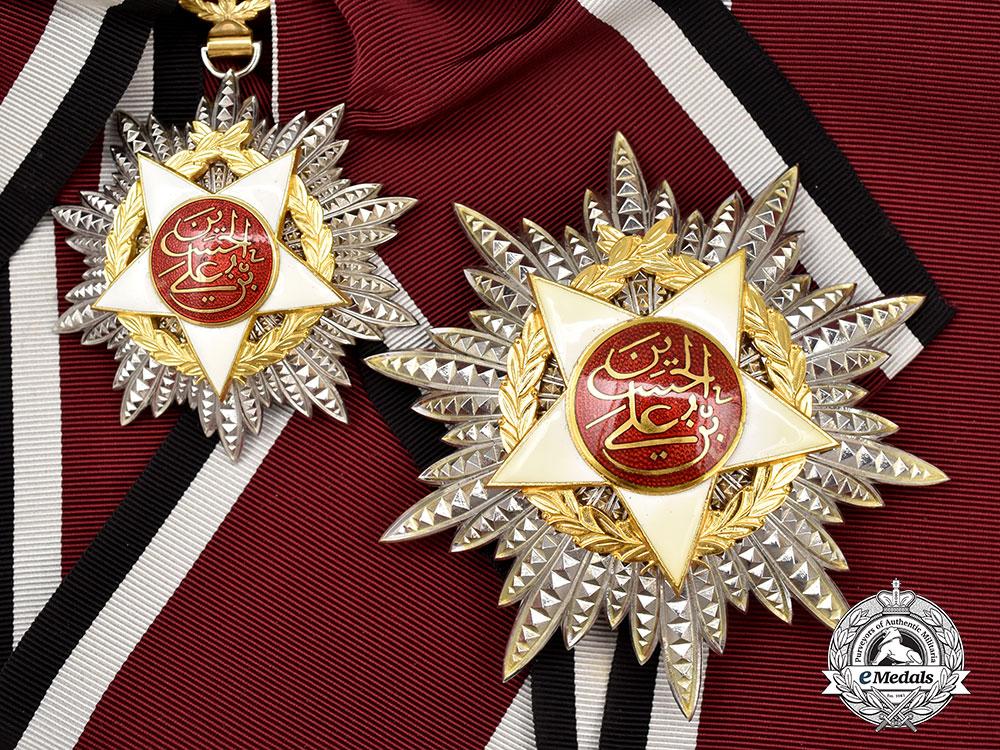 jordan,_kingdom._an_order_of_independence,_grand_cross_set_in_case,_c.1960_l22_mnc2406_202_1