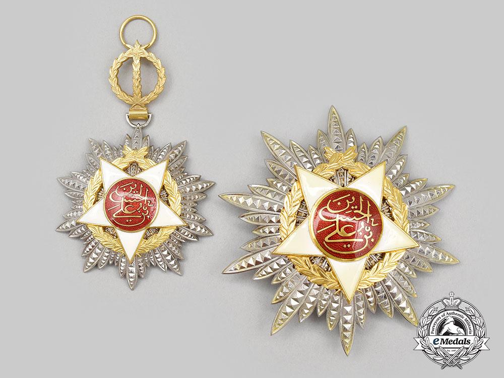 jordan,_kingdom._an_order_of_independence,_grand_cross_set_in_case,_c.1960_l22_mnc2411_204_1