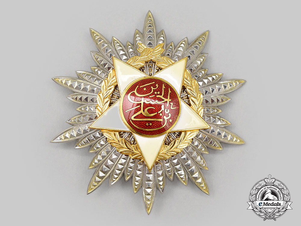 jordan,_kingdom._an_order_of_independence,_grand_cross_set_in_case,_c.1960_l22_mnc2416_207_1