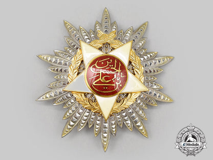 jordan,_kingdom._an_order_of_independence,_grand_cross_set_in_case,_c.1960_l22_mnc2416_207_1