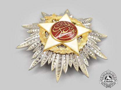 jordan,_kingdom._an_order_of_independence,_grand_cross_set_in_case,_c.1960_l22_mnc2417_209_1