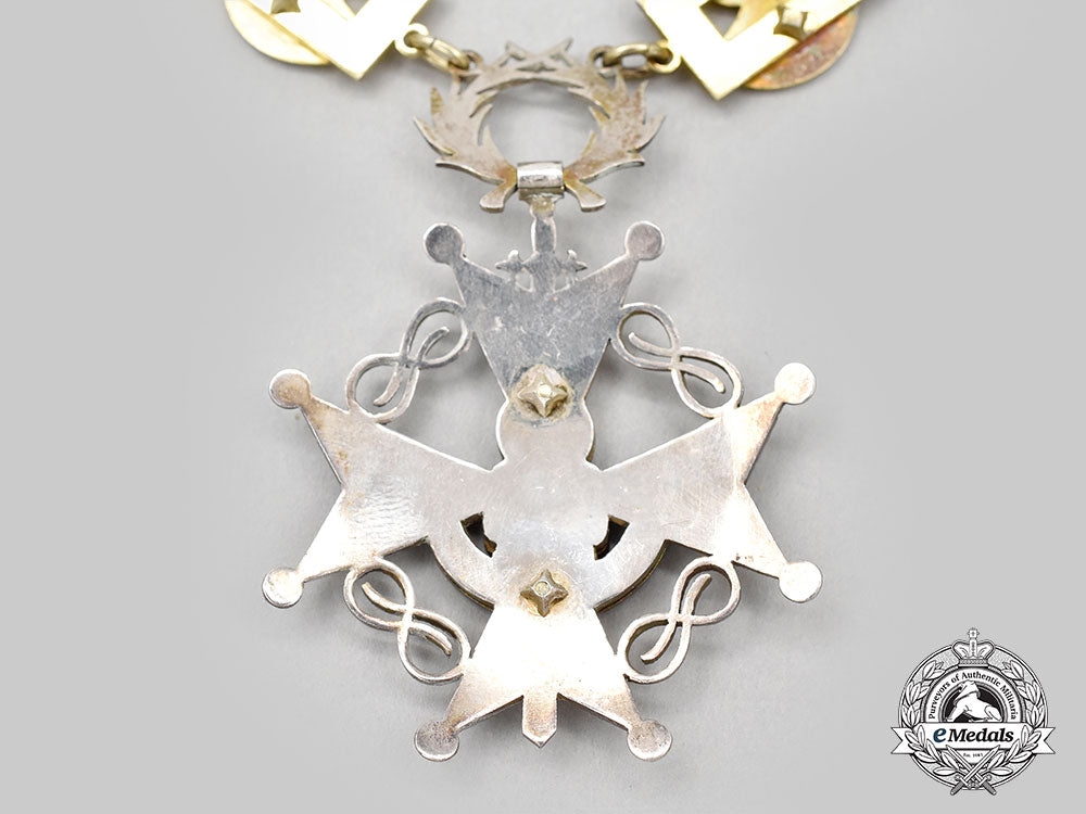spain,_fascist_state._an_order_of_saint_raymond_of_penafort,_cross_of_honour_collar_and_star,_c.1940_l22_mnc2435_221_1
