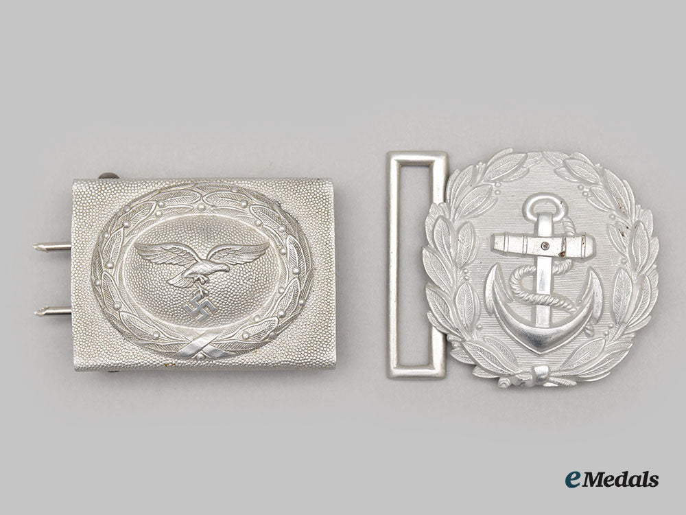 germany,_wehrmacht._a_pair_of_belt_buckles_l22_mnc2471_792_1