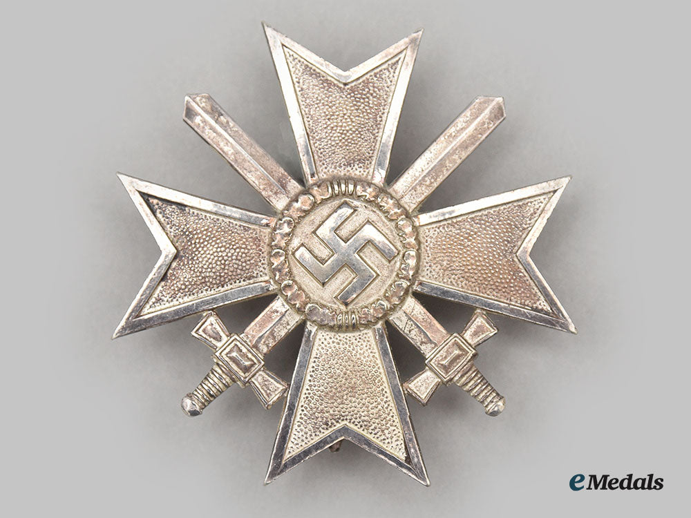 germany,_wehrmacht._a_war_merit_cross_i_class_with_swords,_by_julius_bauer&_söhne_l22_mnc2491_800
