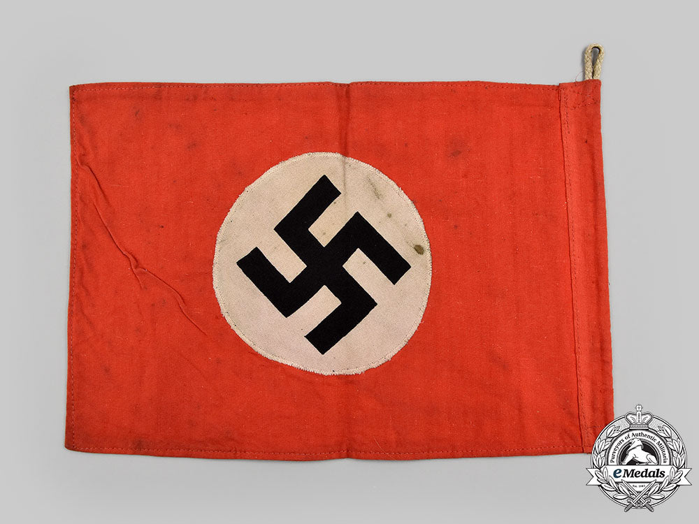 germany,_nsdap._a_small_flag_l22_mnc2497_276_1