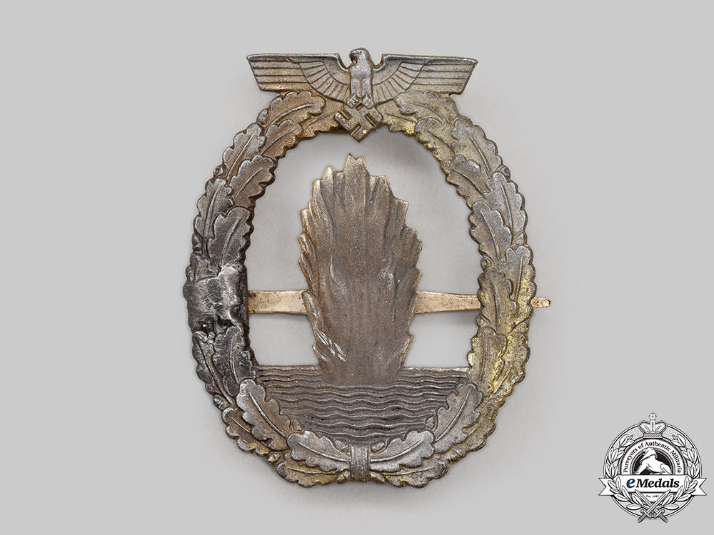 germany,_kriegsmarine._a_minesweeper_war_badge,_by_wilhelm_deumer_l22_mnc2503_260_1_1_1_1