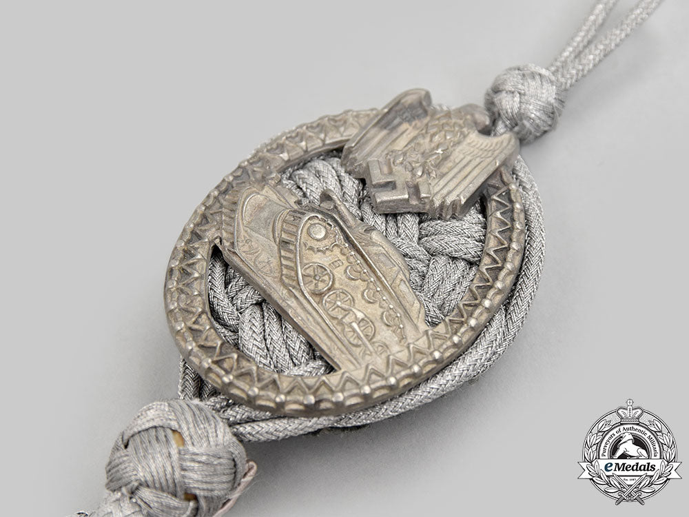 germany,_heer._a_panzer_marksmanship_lanyard,_grade1_l22_mnc2510_283