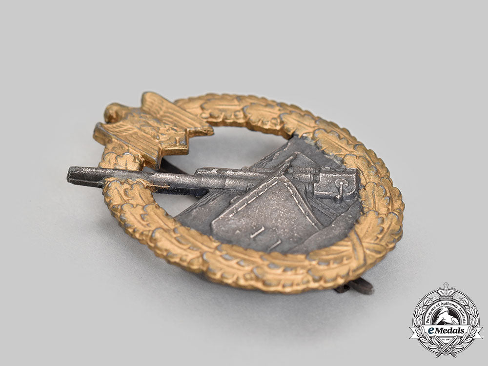 germany,_kriegsmarine._a_coastal_artillery_war_badge,_by_schwerin_l22_mnc2524_273