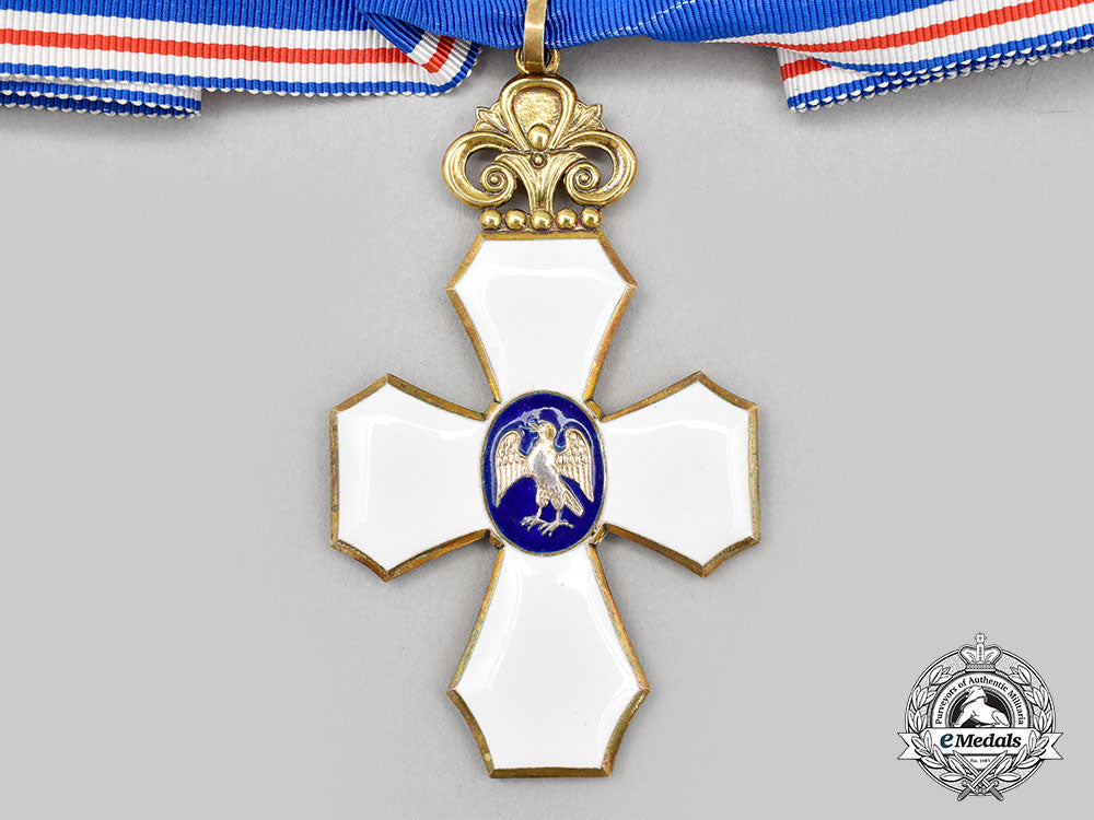 iceland,_republic._an_order_of_the_falcon,_grand_knight,_in_case_l22_mnc2537_285_1
