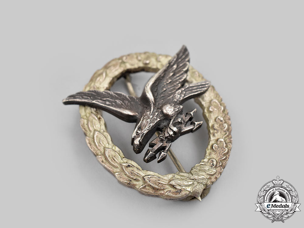 germany,_luftwaffe._a_radio_operator_and_air_gunner_badge,_by_c.e._juncker_l22_mnc2538_296