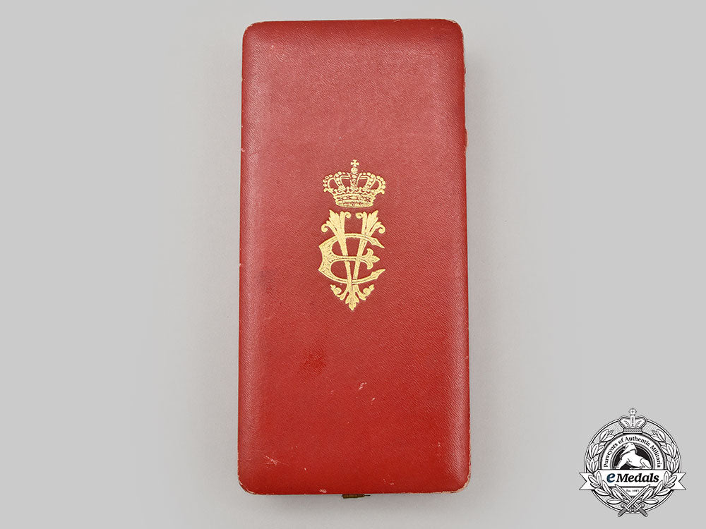 italy,_kingdom._an_order_of_the_italian_crown,_grand_officer,_by_raviolo_e._gardino,_c.1910_l22_mnc2547_305
