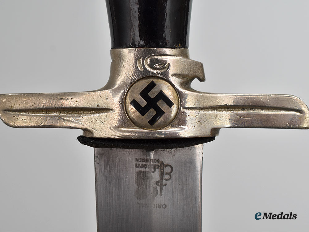 germany,_third_reich._a_postschutz_official’s_dagger,_composite_parts_example,_by_carl_eickhorn_l22_mnc2553_586_1