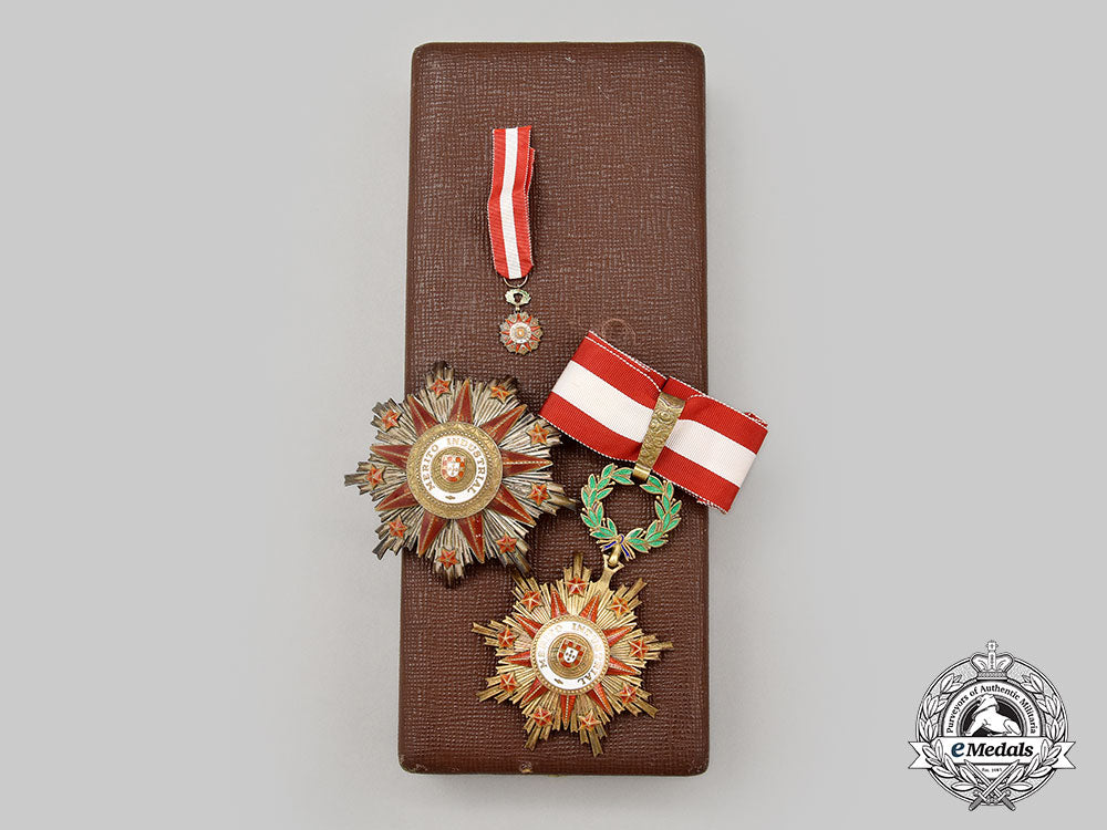 portugal,_republic._an_order_of_agricultural_and_industrial_merit,_grand_officer,_by_frederico_da_costa,_c.1930_l22_mnc2568_307