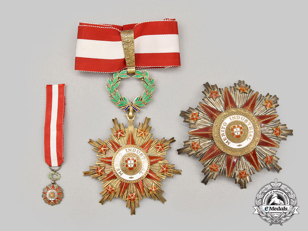 portugal,_republic._an_order_of_agricultural_and_industrial_merit,_grand_officer,_by_frederico_da_costa,_c.1930_l22_mnc2570_308