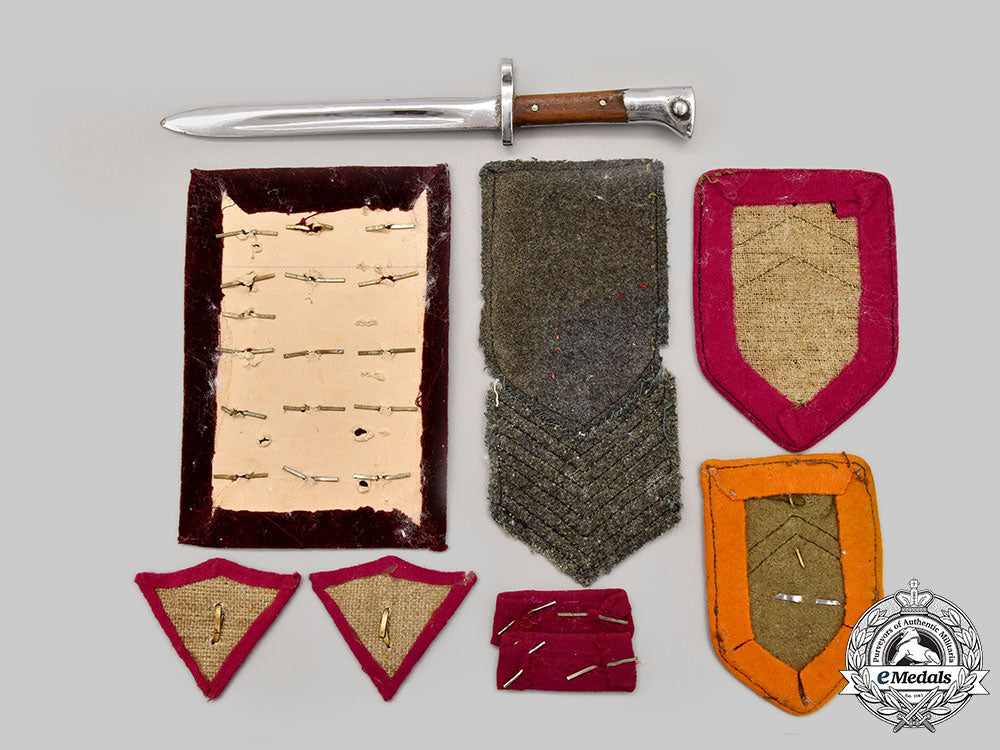 czechoslovakia,_republic._a_lot_of_twenty-_four_army_items_l22_mnc2599_318