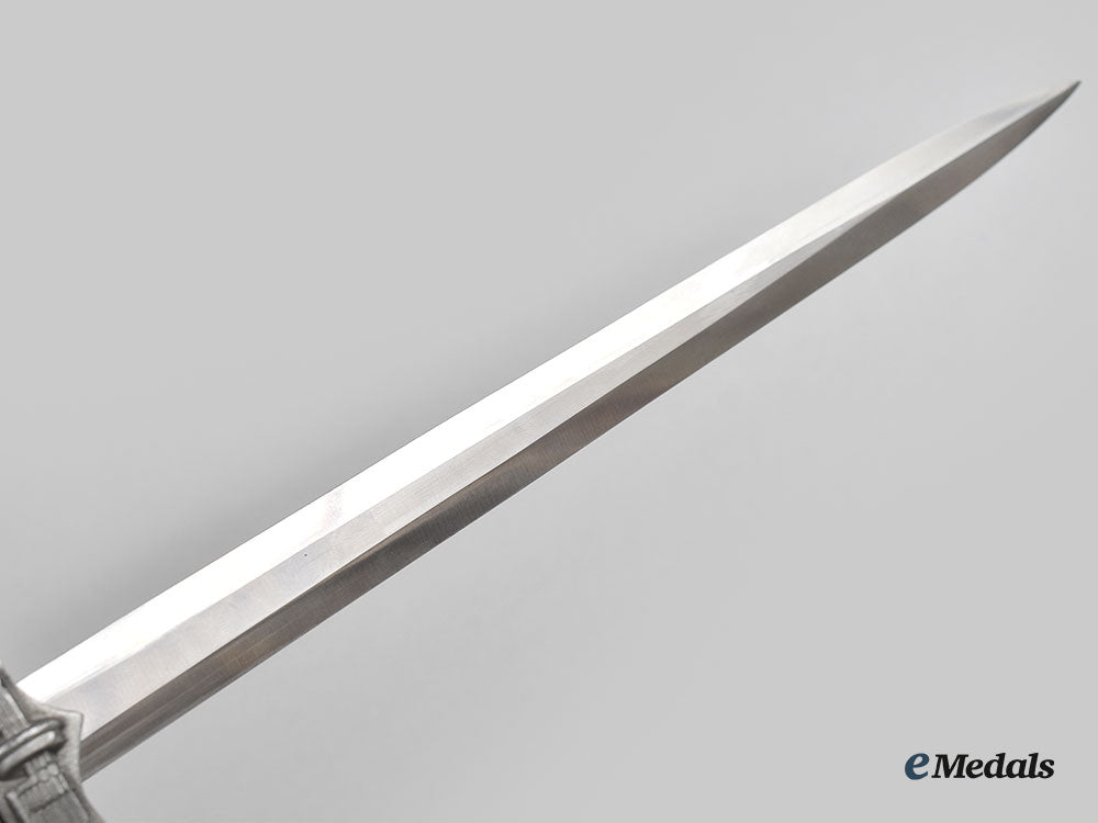 germany,_third_reich._a_rare&_mint_bahnschutz_official’s_dagger,_second_model_with_hanger,_by_carl_eickhorn_l22_mnc2615_610