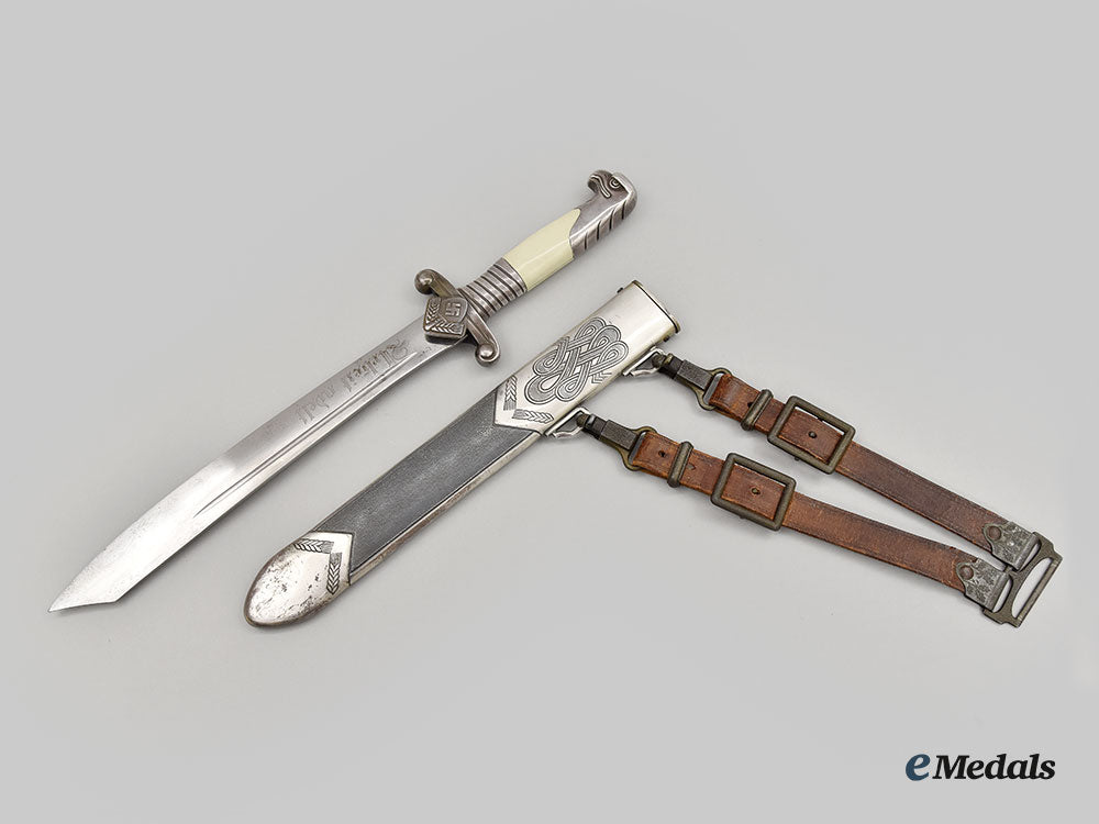 germany,_rad._an_m37_leader’s_hewer,_with_hanger,_by_eduard_wüsthof_l22_mnc2631_617