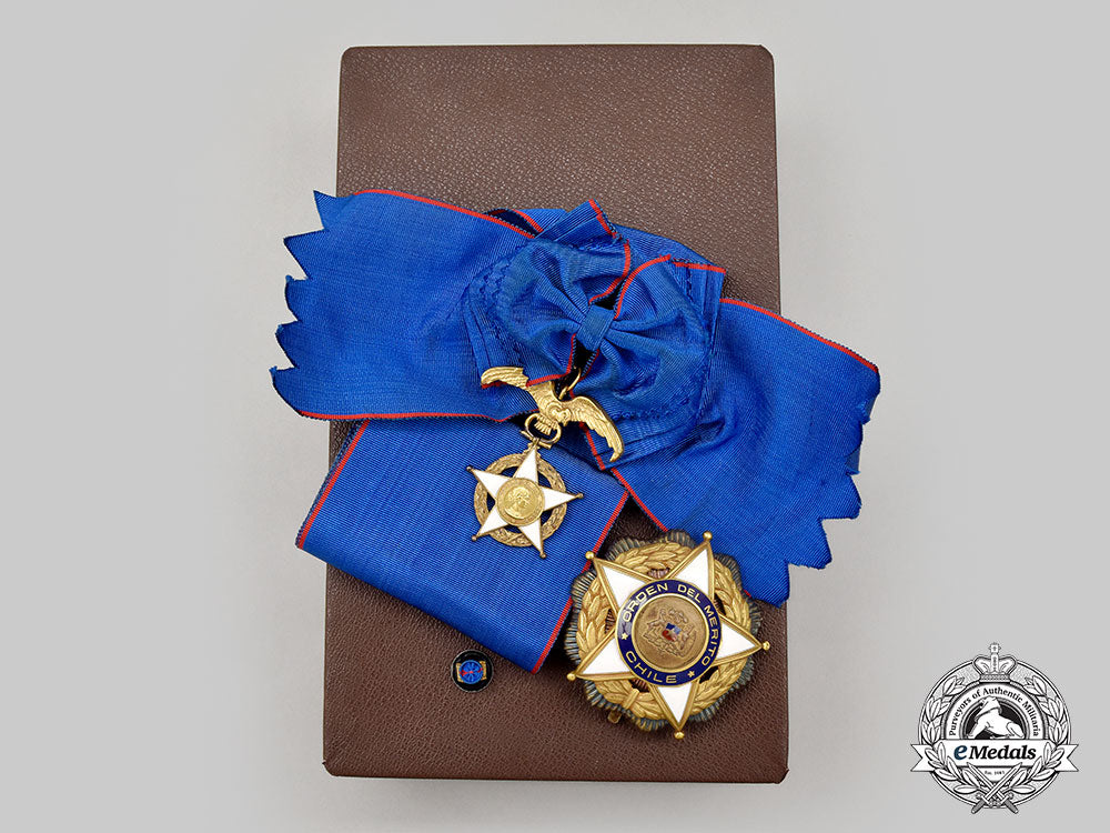 chile,_republic._an_order_of_merit,_grand_cross_in_case_l22_mnc2638_357_1