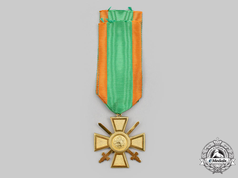 baden,_grand_duchy._an_order_of_the_zähringer_lion,_cross_of_merit_with_swords,_c.1914_l22_mnc2708_362_1_1_1_1