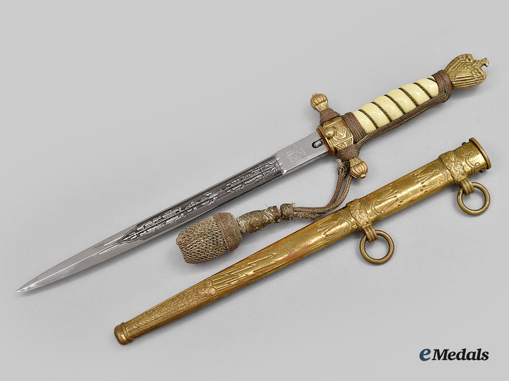 germany,_kriegsmarine._an_officer’s_dress_dagger,_by_carl_eickhorn_l22_mnc2716_671