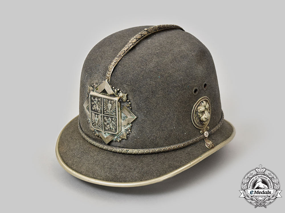 czechoslovakia,_republic._protectorate_of_bohemia&_moravia_felt_police_helmet_l22_mnc2799_180