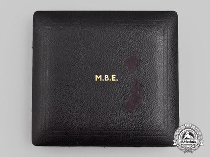 united_kingdom._a_most_excellent_order_of_the_british_empire,_v_class_female_member_badge,_cased_l22_mnc2842_665_1