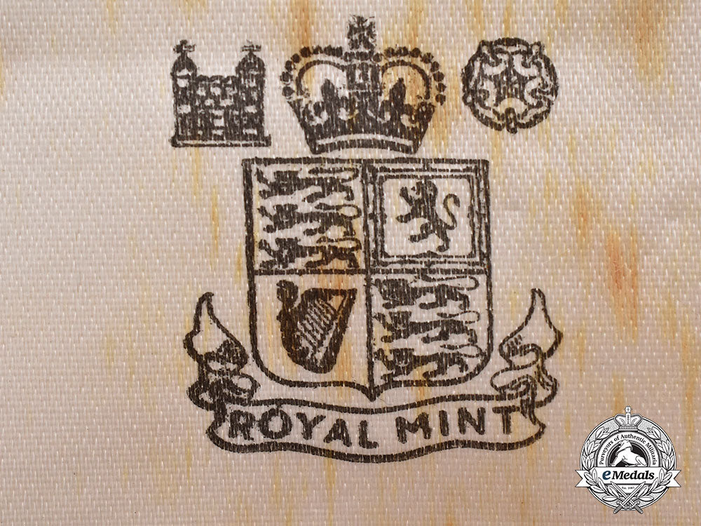 united_kingdom._a_most_excellent_order_of_the_british_empire,_v_class_female_member_badge,_cased_l22_mnc2844_667_1