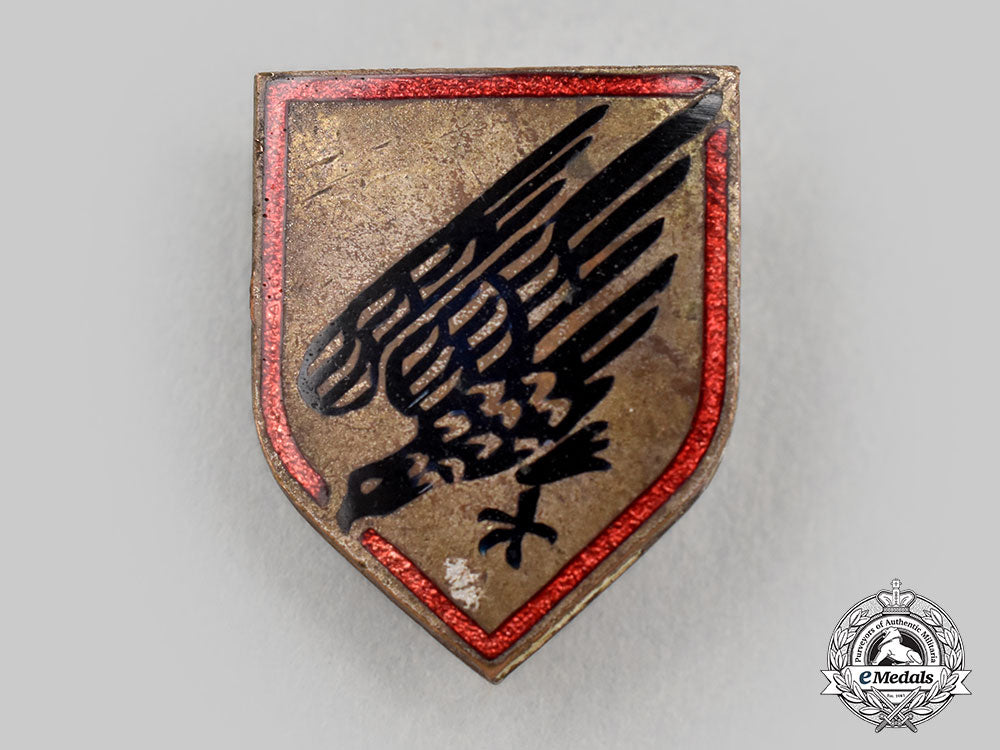 germany,_luftwaffe._a_kampfgeschwader30_lapel_badge_l22_mnc2877_493_1