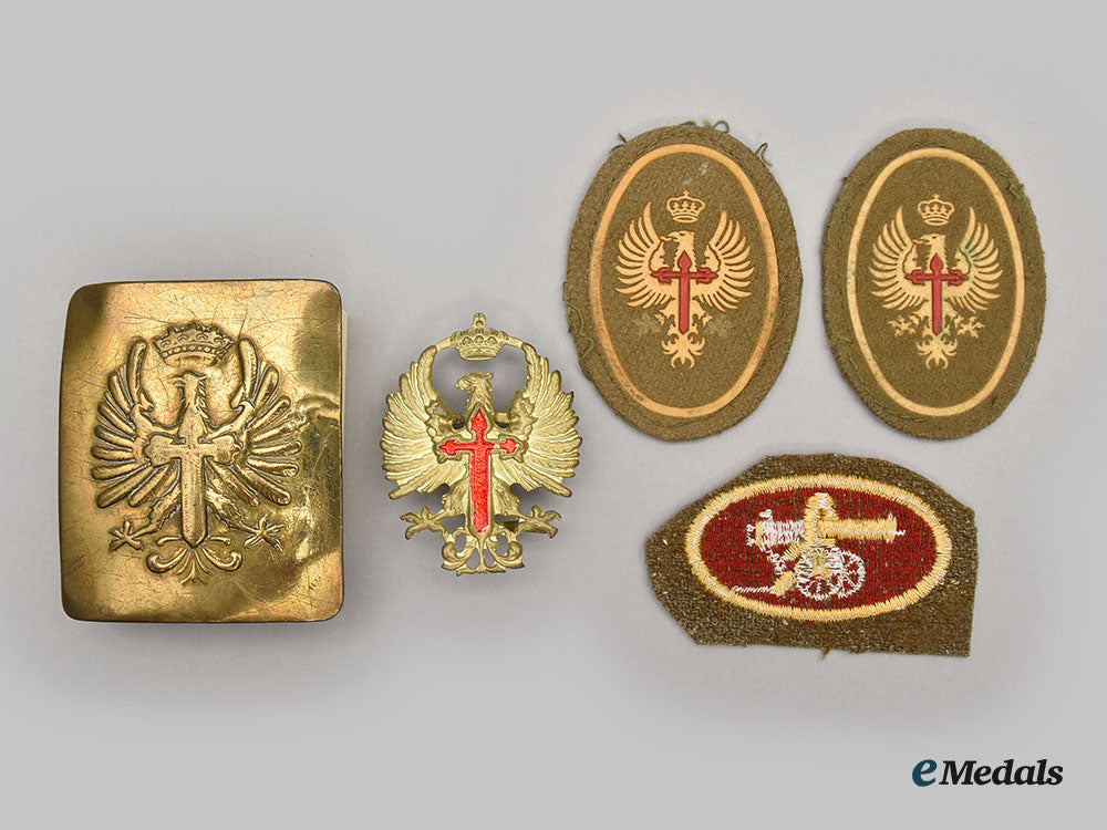 spain,_fascist_state._a_mixed_lot_of_spanish_insignia_l22_mnc2919_014_1