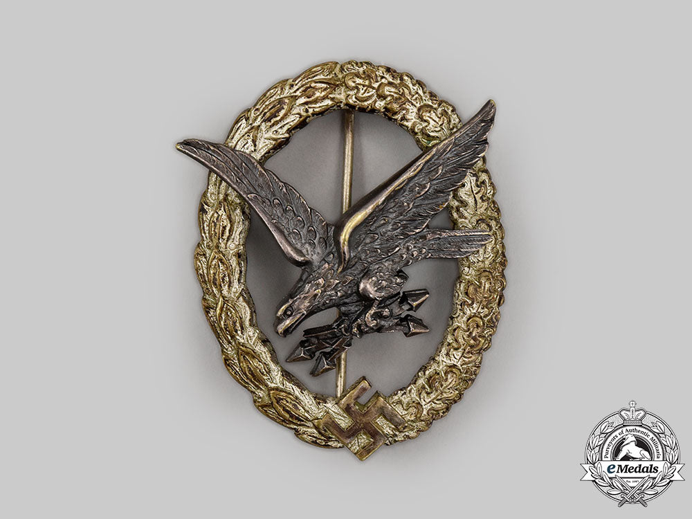 germany,_luftwaffe._a_radio_operator_and_air_gunner_badge_with_case,_by_c.e._juncker_l22_mnc2923_181