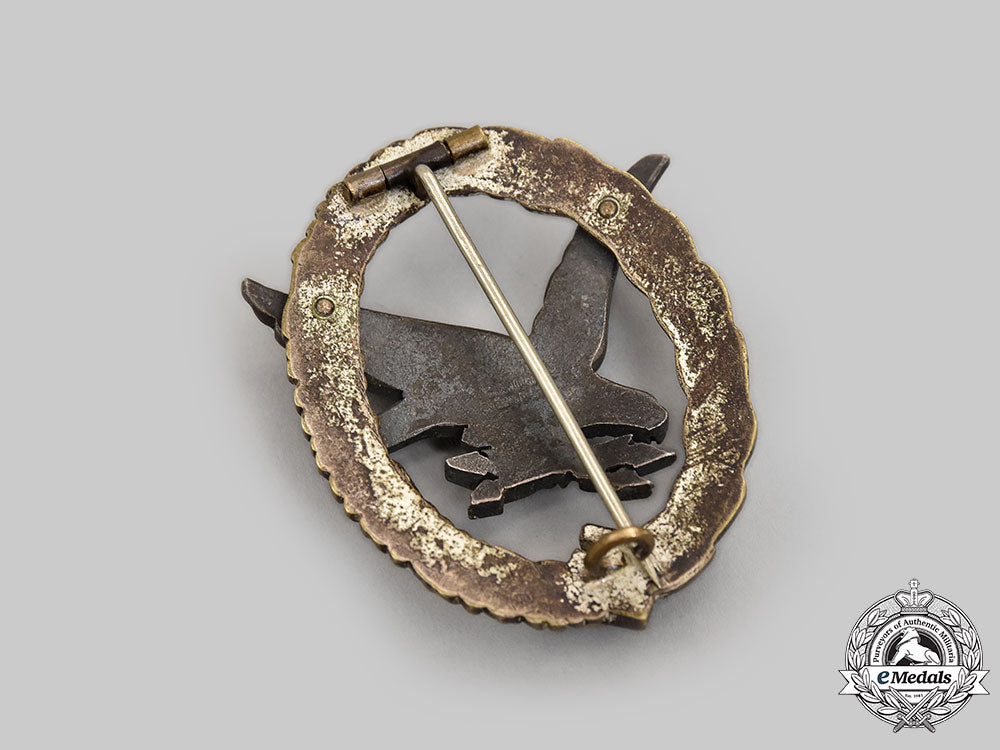 germany,_luftwaffe._a_radio_operator_and_air_gunner_badge_with_case,_by_c.e._juncker_l22_mnc2933_184
