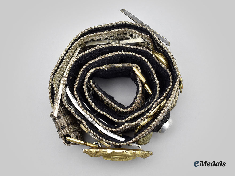 germany,_kriegsmarine._an_officer’s_brocade_and_buckle,_with_veteran-_assembled_buttons_and_insignia_l22_mnc2974_808
