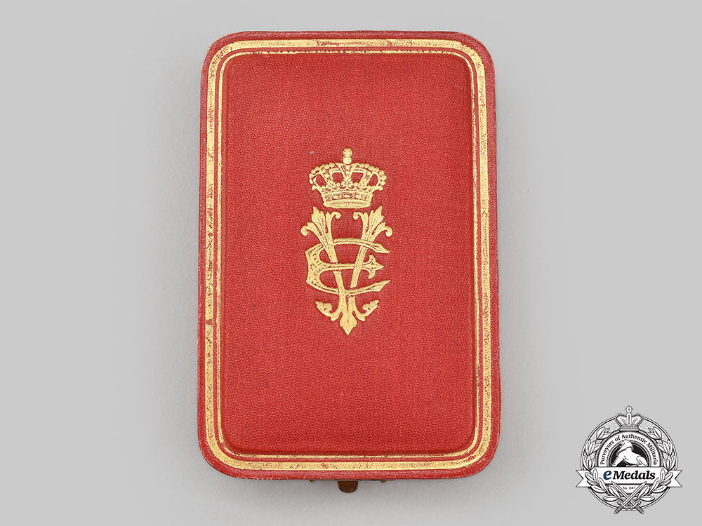 italy,_kingdom._an_order_of_the_crown_of_italy,_iv_class_officer,_cased_l22_mnc3016_571
