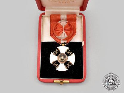 italy,_kingdom._an_order_of_the_crown_of_italy,_iv_class_officer,_cased_l22_mnc3017_572
