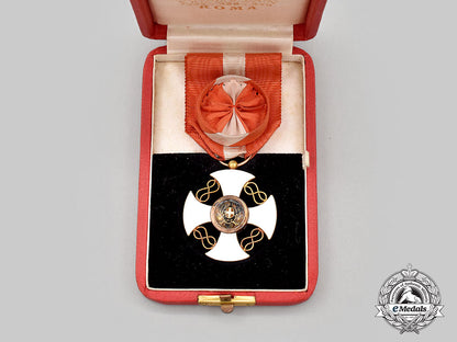 italy,_kingdom._an_order_of_the_crown_of_italy,_iv_class_officer,_cased_l22_mnc3017_572
