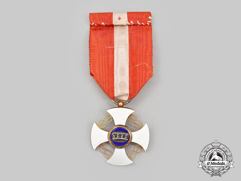 italy,_kingdom._an_order_of_the_crown_of_italy,_iv_class_officer,_cased_l22_mnc3023_568