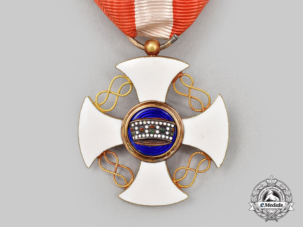 italy,_kingdom._an_order_of_the_crown_of_italy,_iv_class_officer,_cased_l22_mnc3024_570