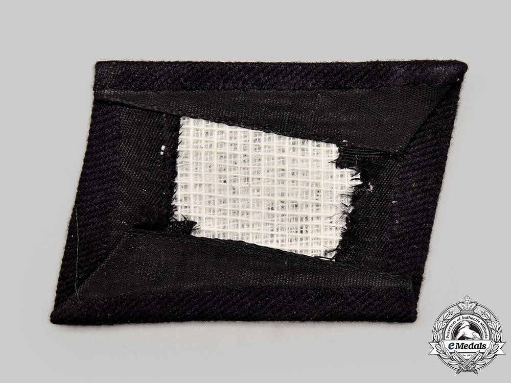 germany,_ss._a_waffen-_ss_em/_nco’s_runic_collar_tab_l22_mnc3031_430