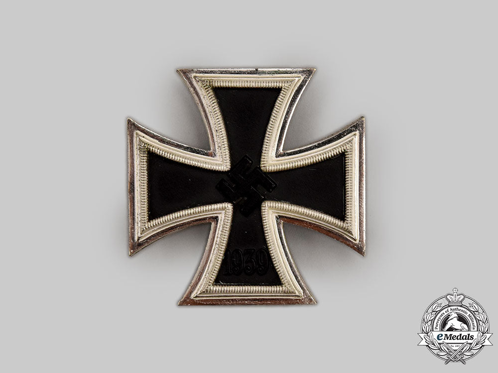 germany,_wehrmacht._a1939_iron_cross_i_class,_with_case,_by_wilhelm_deumer_l22_mnc3075_205
