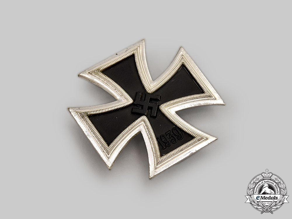 germany,_wehrmacht._a1939_iron_cross_i_class,_with_case,_by_wilhelm_deumer_l22_mnc3076_207
