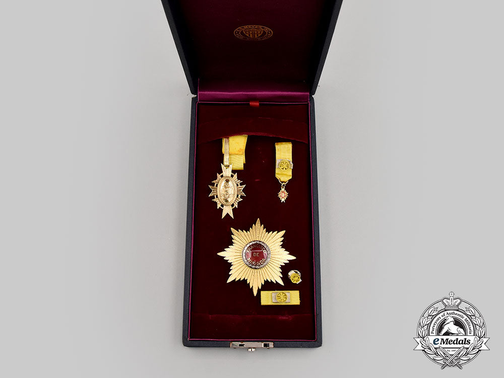 venezuela,_bolivarian_republic._two_orders_of_chivalry_l22_mnc3079_801