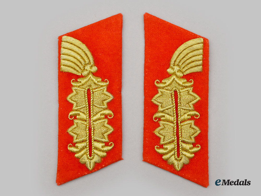 germany,_wehrmacht._a_mint_and_unissued_set_of_general’s_collar_tabs_l22_mnc3081_081