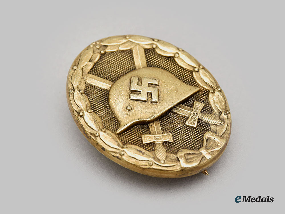 germany,_wehrmacht._a_gold_grade_wound_badge,_by_moritz_hausch_l22_mnc3105_094